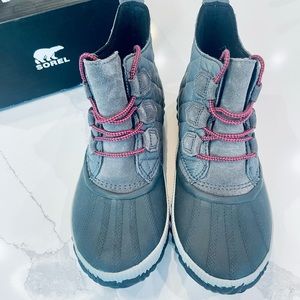 Waterproof Sorel sneakers. New, never worn!